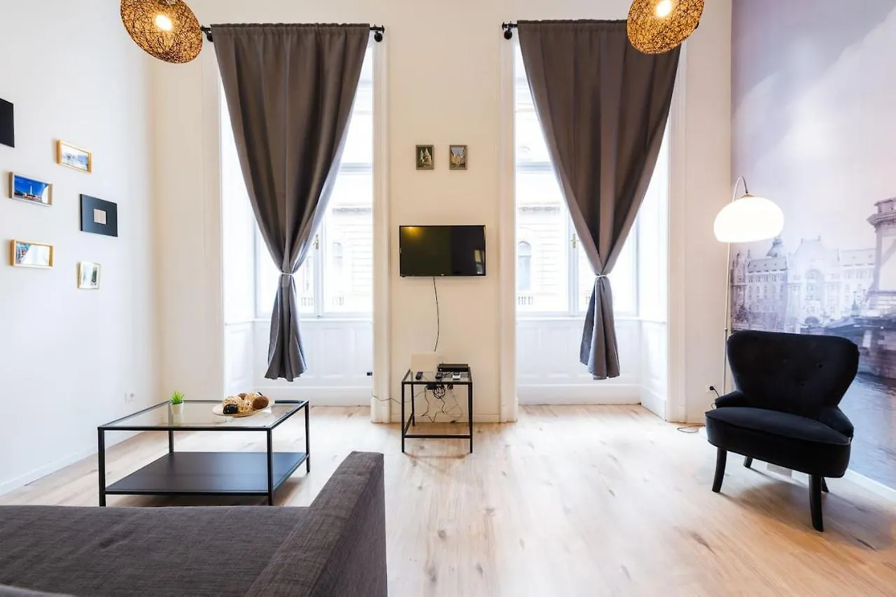 Apartment Budapest4Fun - New Apt In The Heart Of Budapest